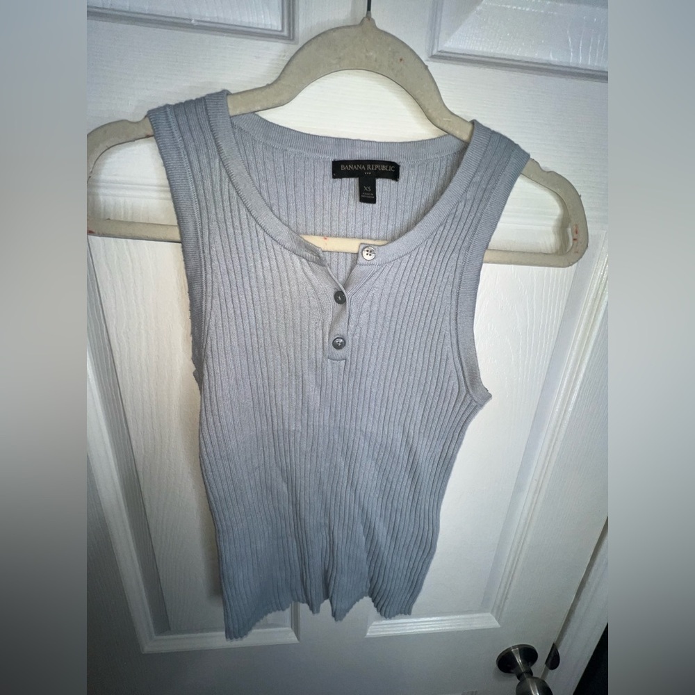 Banana Republic Women’s X Small Light Blue Cotton Knit Ribbed Henley Tank Top XS - Picture 3 of 13